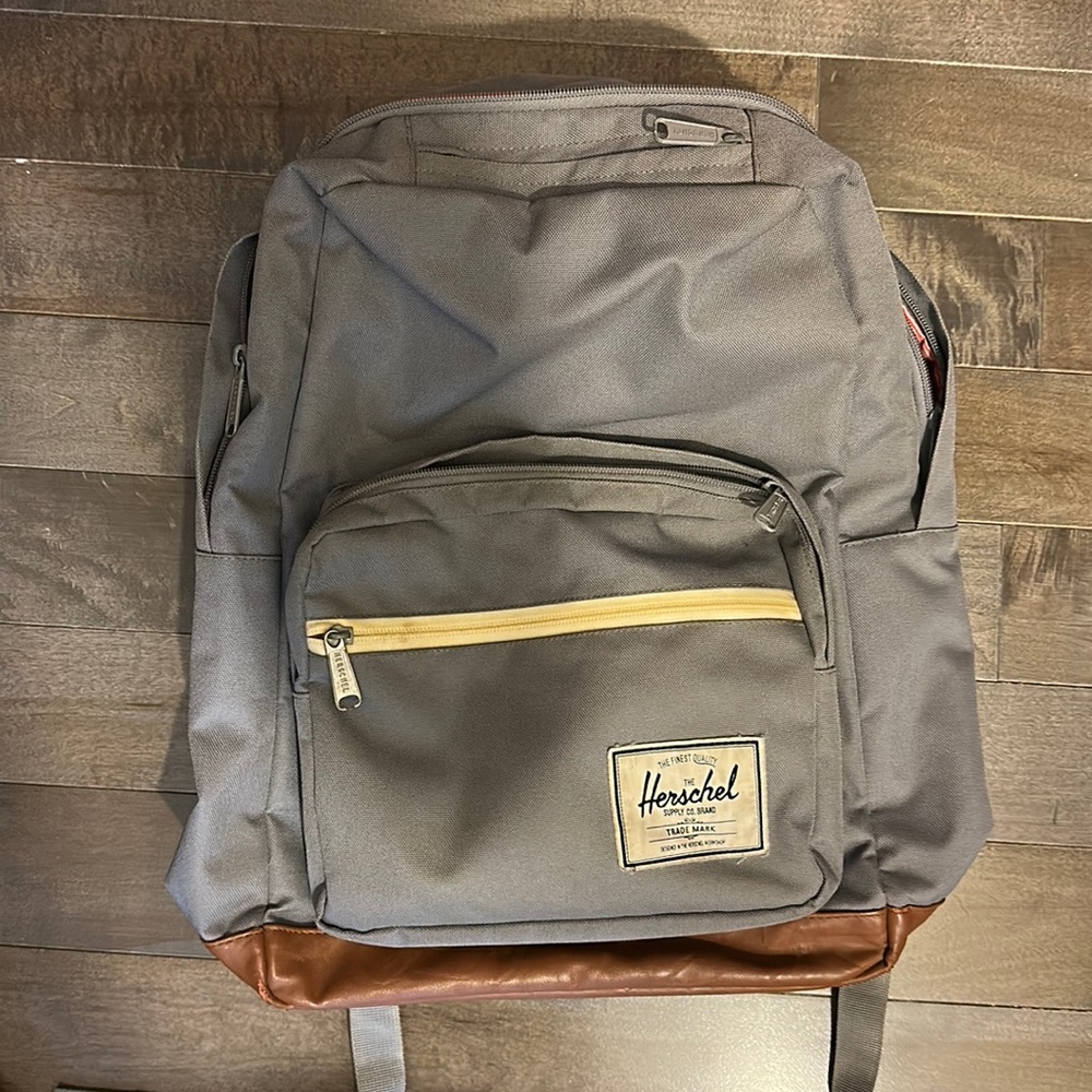 Herschel Pop Quiz bag